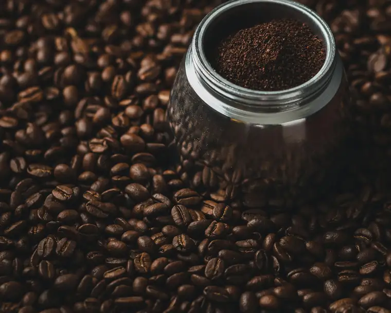 Sacs de café en gros prêts pour la livraison dans l'atelier